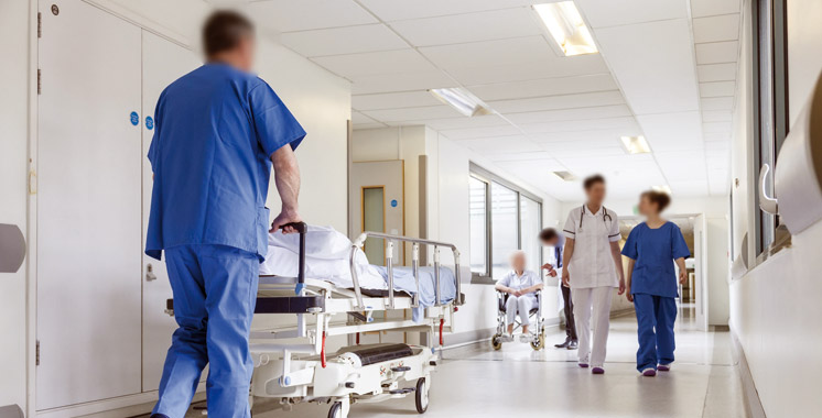 Sante Hopital Medecins infirmiers.jpg.pagespeed.ic.eb2Nh taRr